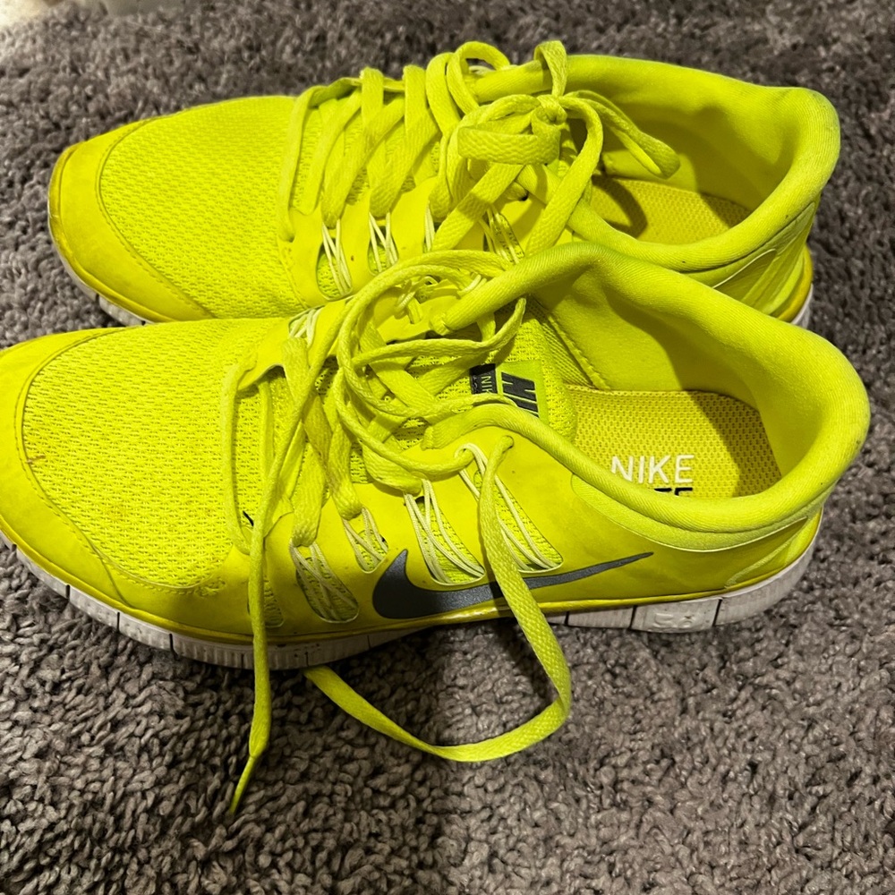 In GOOD used condition, Nike Free Run size 8 women’s shoes
